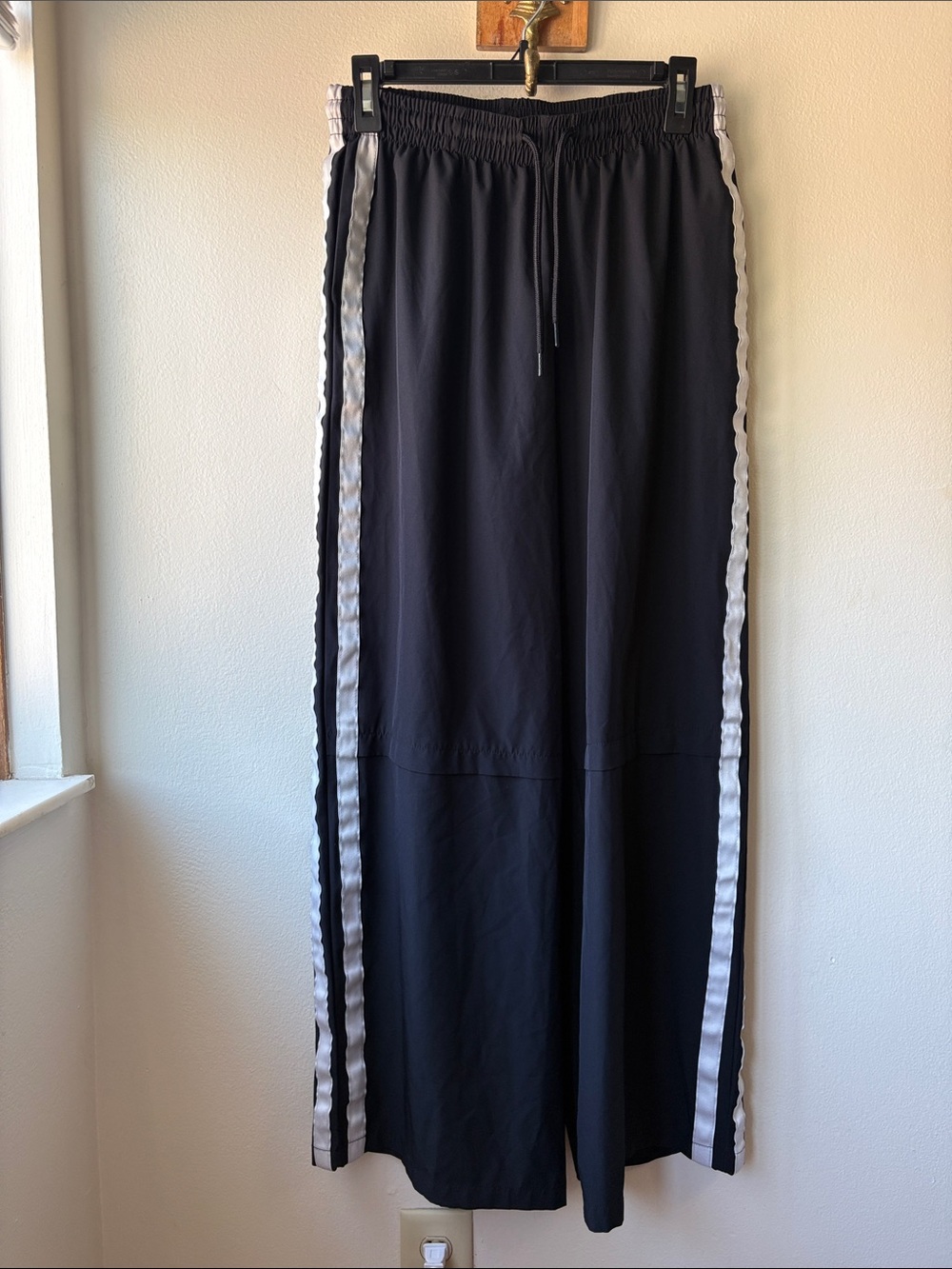 Pink Rose Juniors Black Wide Leg Track Pants With White Stripe Size Medium